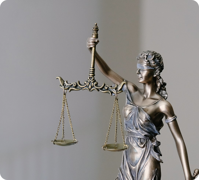 Büroschrank mit Büchern